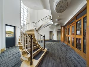 Main Stair well- click for photo gallery